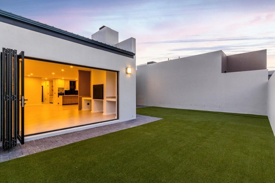 4 Bedroom Property for Sale in Sandown Western Cape